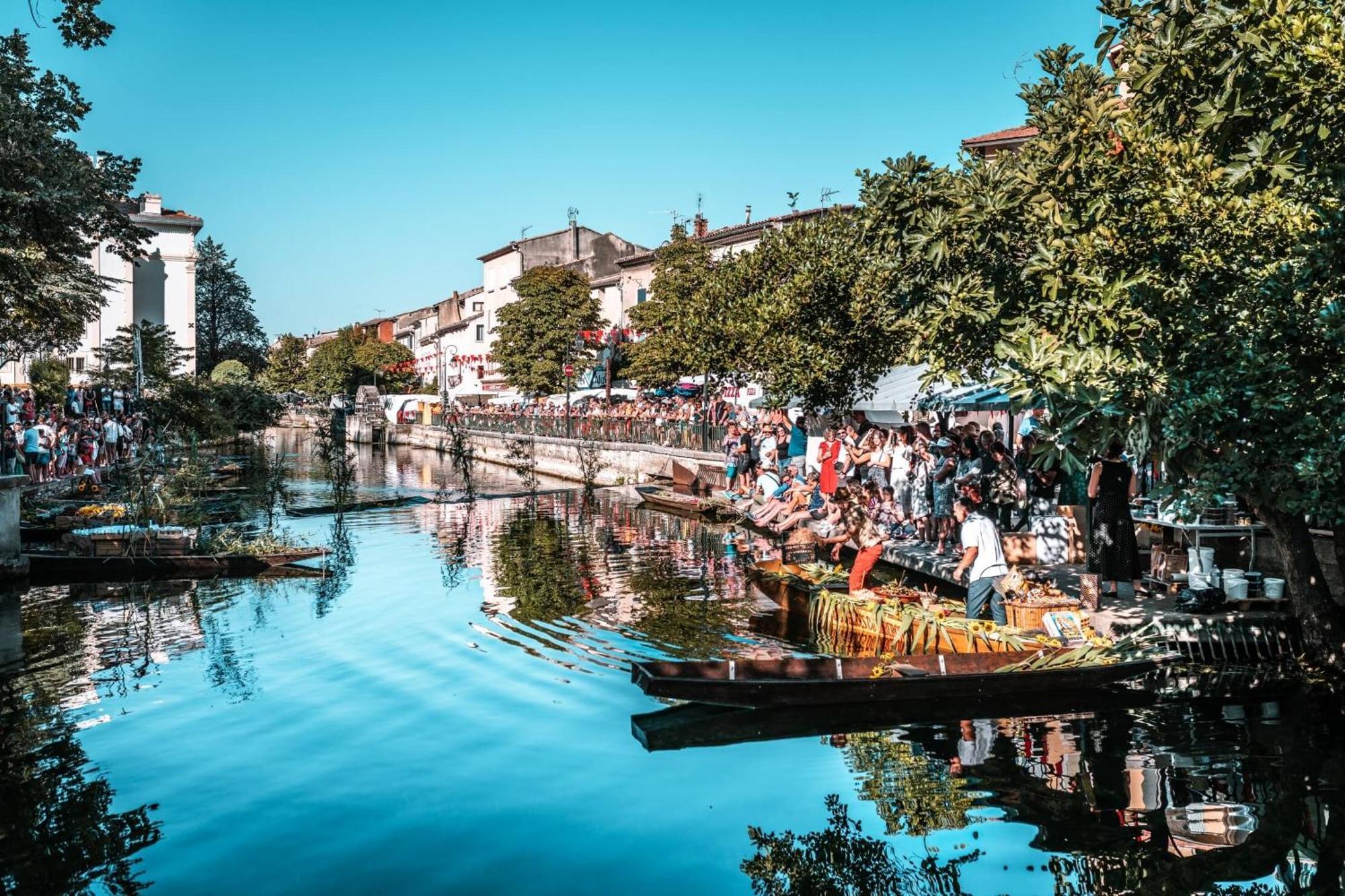 Apartmán Un Petit Nid Au Bord De La Sorgue LʼIsle-sur-la-Sorgue Exteriér fotografie